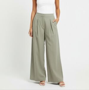 High-Rise Wide-Leg Pleated Pants in Olive